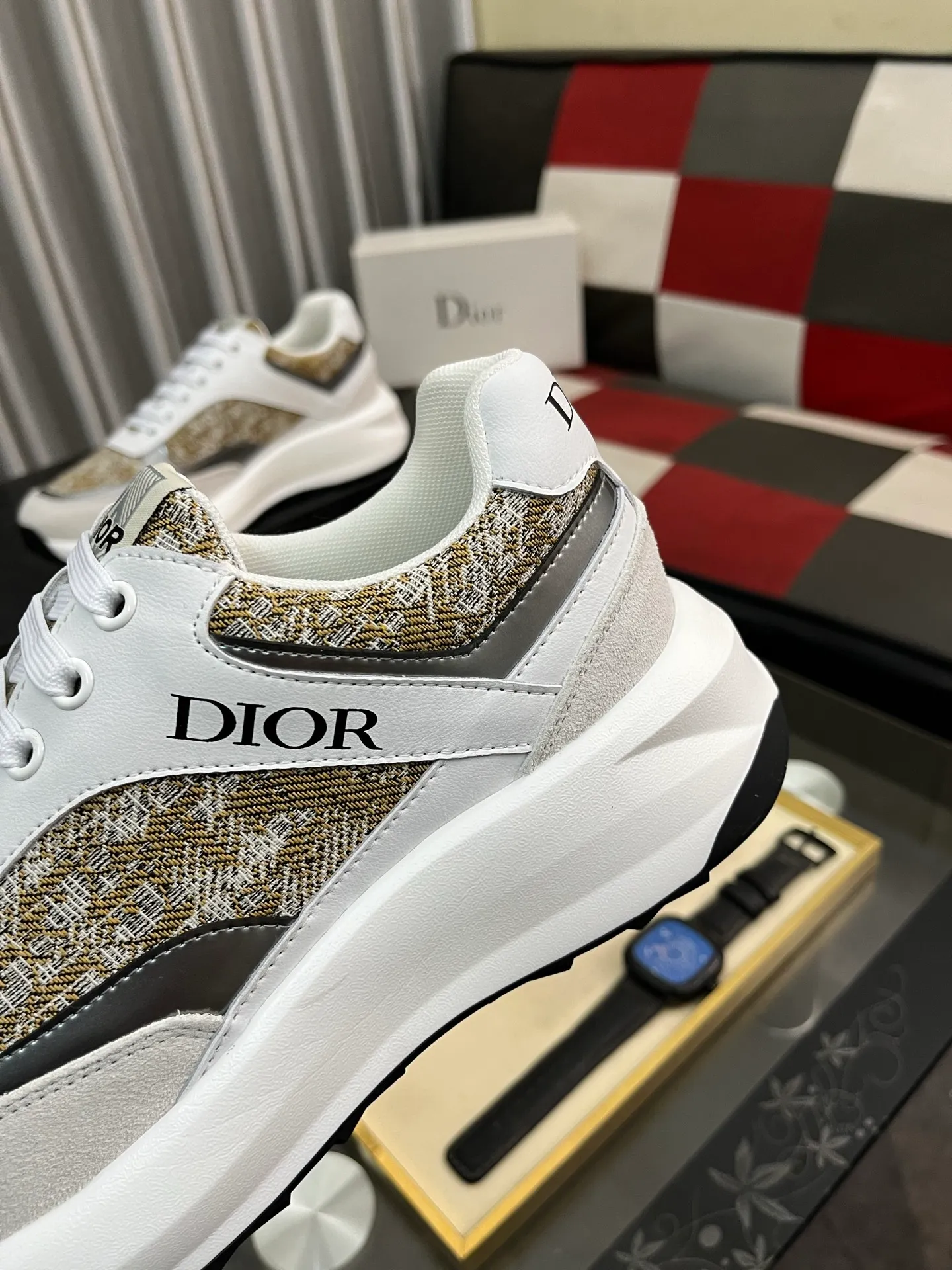 Men's men's shoes💰440⌚️⌚️[Dior] 25ss new product B01 moral training shoes. The toe dimensions of the couple's style are a bit wider. The upper foot comfort is perfect. The threads are beautiful. Perfectly suitable for trousers. Decorated with various classic details. Ideal for daily looks. Can be matched with various casual items to create exquisite looks. Fabric: top layer cowhide/lining sheepskin TPU original outsole Code number: 38-444️⃣Colors available